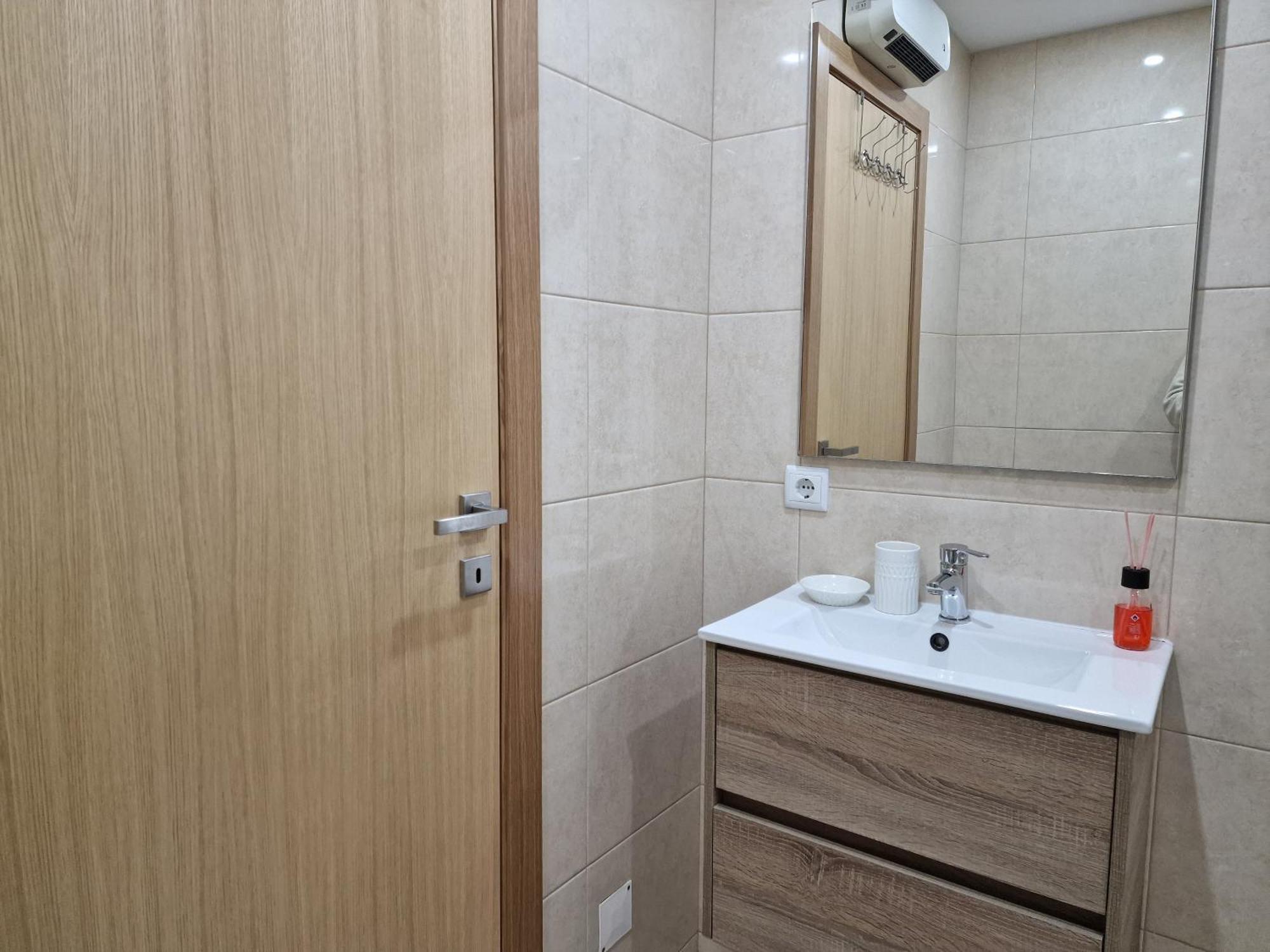 Cozy Apartment With Terrace, Air Cond, Free Parking, By Porto With Love Lda Exteriör bild