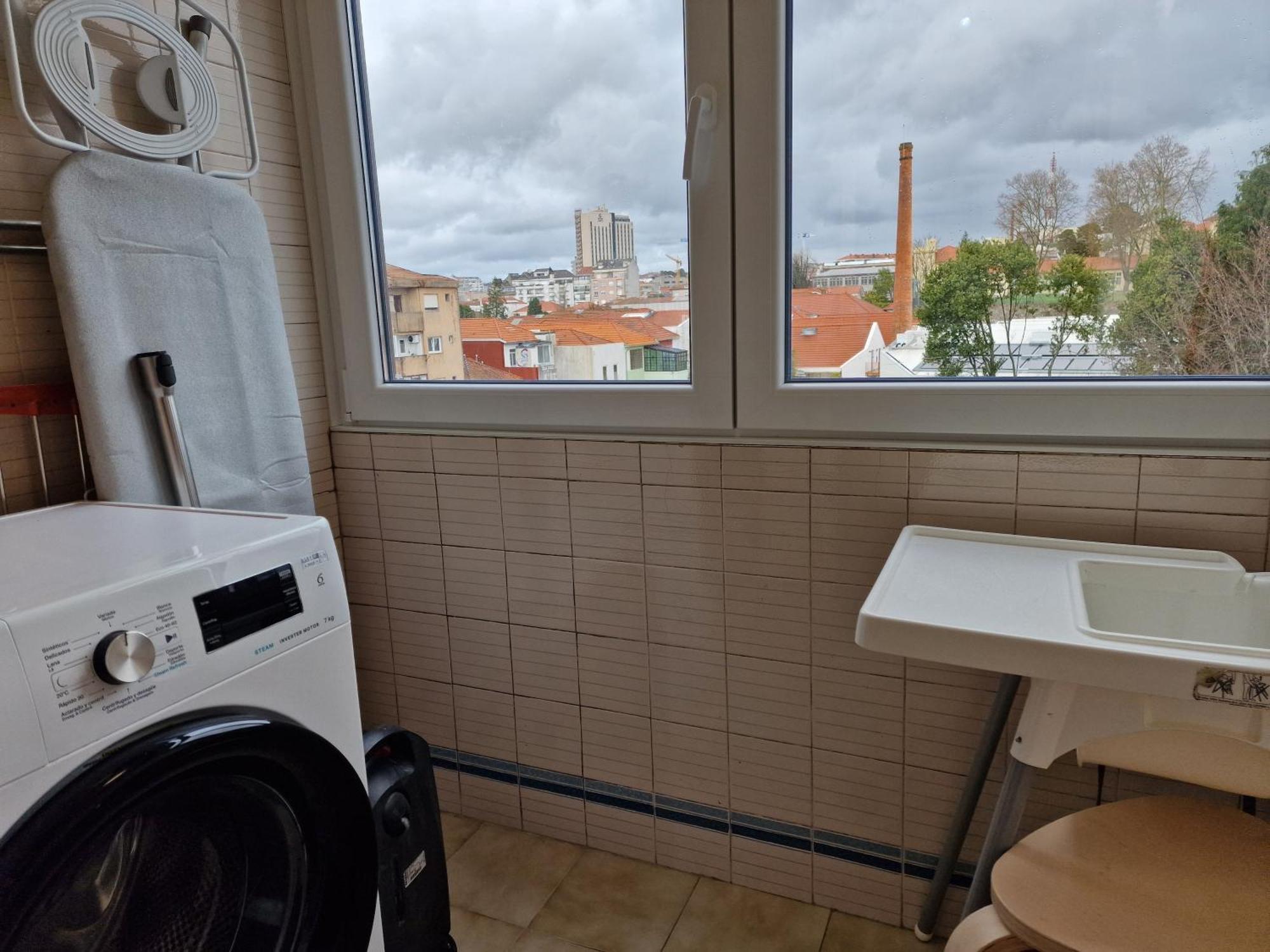 Cozy Apartment With Terrace, Air Cond, Free Parking, By Porto With Love Lda Exteriör bild