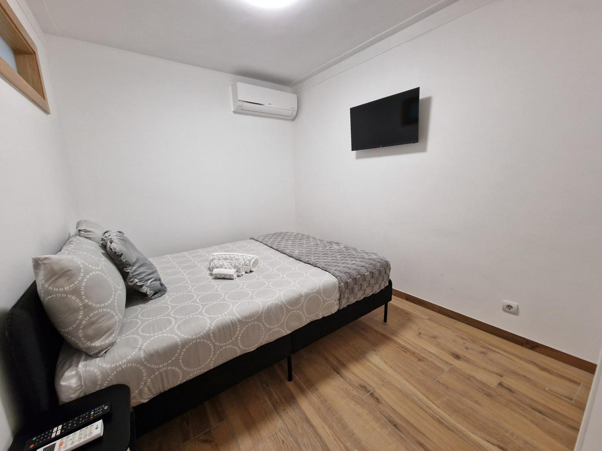 Cozy Apartment With Terrace, Air Cond, Free Parking, By Porto With Love Lda Exteriör bild
